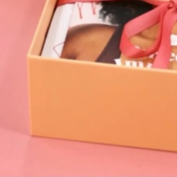 GLOSSYBOX ORANGE LIMITED EDITION STORAGE BOX - Picture 6 of 8